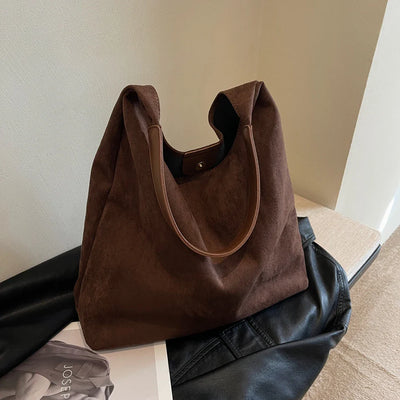 freja™ – blød skuldertaske i ruskindsstil