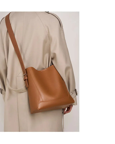 tine™ – elegant sandfarvet skuldertaske med bæltehank