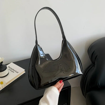 vera™ – blank vinrød skuldertaske i laklook