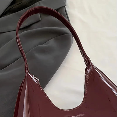 vera™ – blank vinrød skuldertaske i laklook