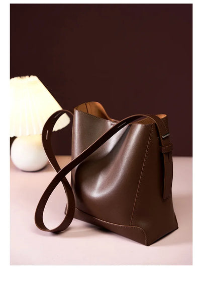 tine™ – elegant sandfarvet skuldertaske med bæltehank