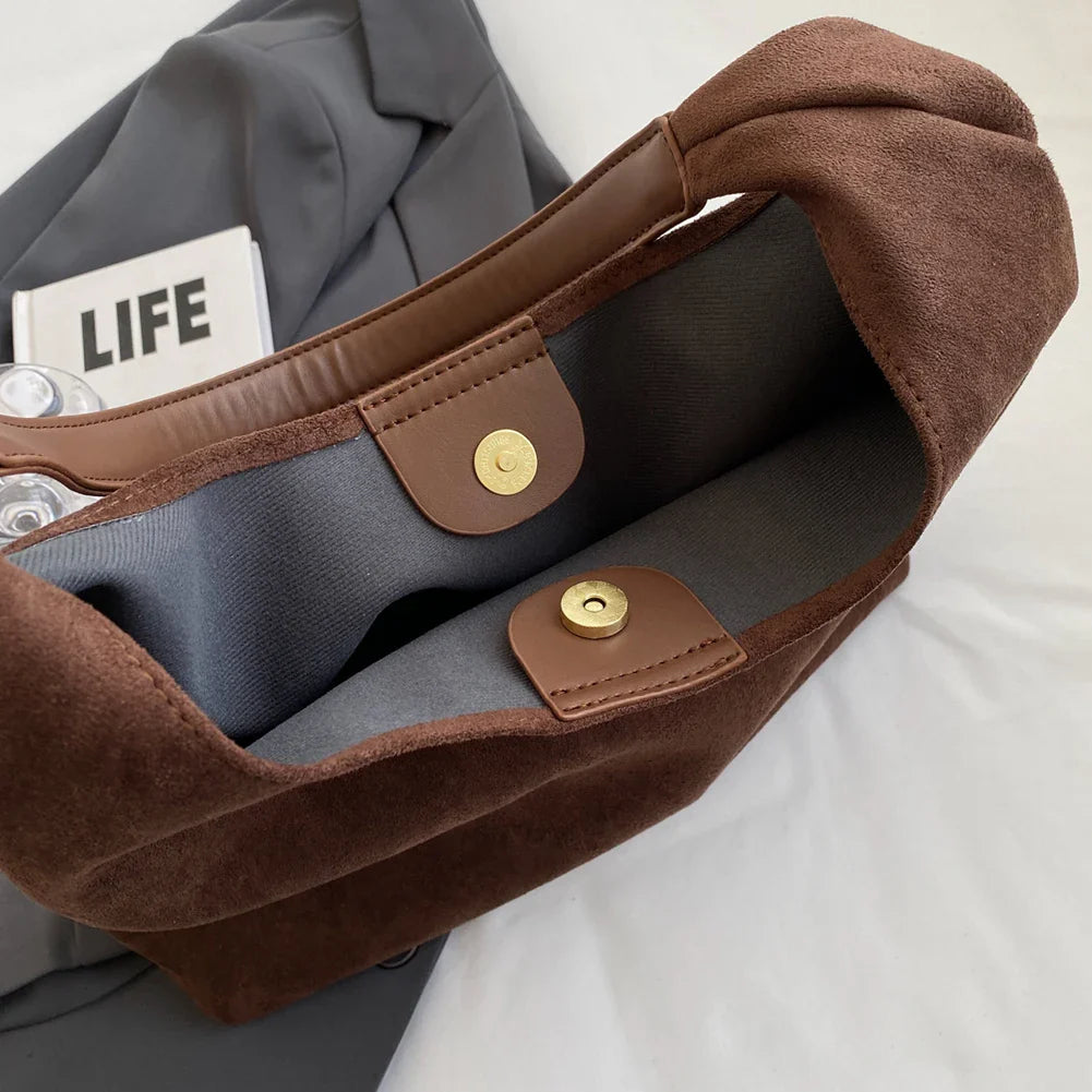 freja™ – blød skuldertaske i ruskindsstil