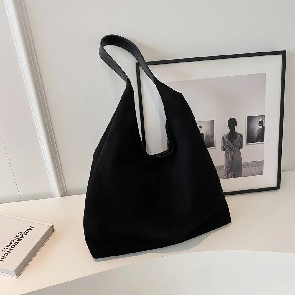 freja™ – blød skuldertaske i ruskindsstil