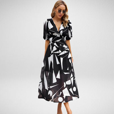 Stella™ | Charmantes Kleid mit V-Ausschnitt